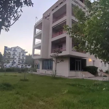 Lovely Inside A Quiet Compound * 골렘
