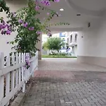 Lejlighed Lovely Inside A Quiet Compound *