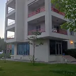 Lejlighed Lovely Inside A Quiet Compound *