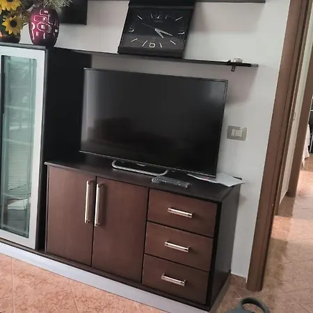 Lovely Inside A Quiet Compound * גולם