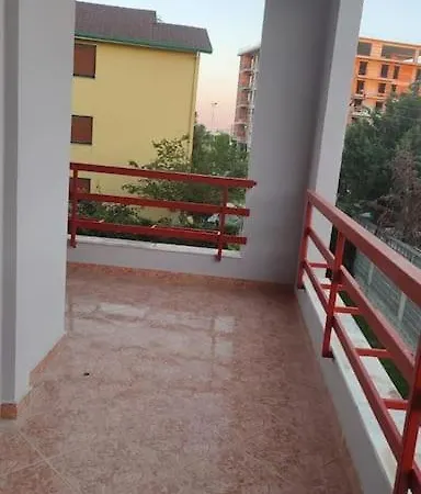 דירה Lovely Inside A Quiet Compound גולם