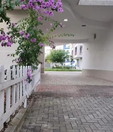 דירה Lovely Inside A Quiet Compound *