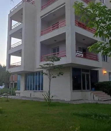 דירה Lovely Inside A Quiet Compound *